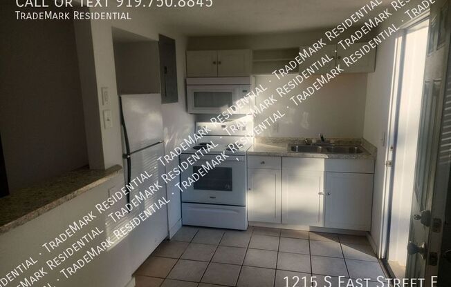 1215 S E ST