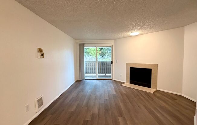 2 beds, 1 bath, 834 sqft, $1,680, Unit Q202