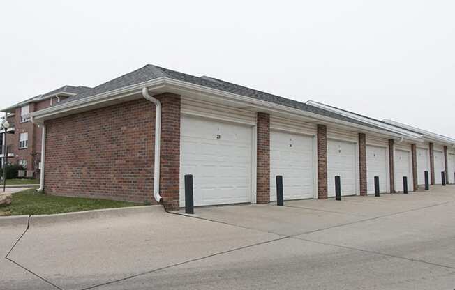 Williamsburg Park Apartments Detached Garages Lincoln NE