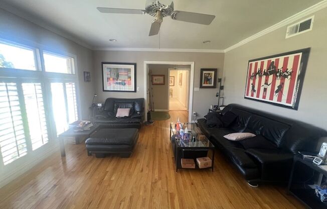 Beautiful One Level, 3 Bedroom, 3 Bathroom Tarzana Pool Home for Lease!