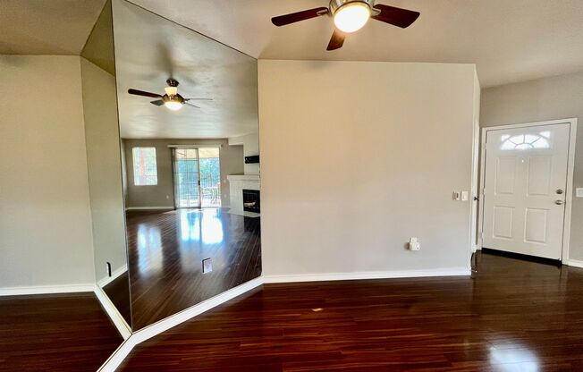 Charming 2B/2BA Condo with Patio and Pool Access in Carmel Mountain