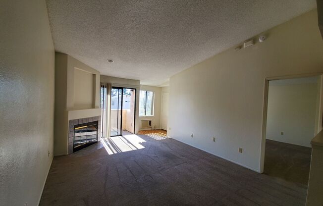 1 bed, 1 bath, 660 sqft, $1,800, Unit 64
