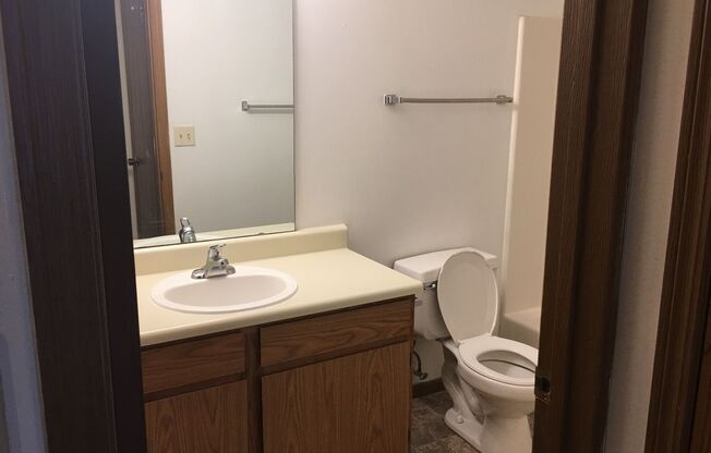 2 beds, 1 bath, 809 sqft, $1,134, Unit 901-43 (Style E)