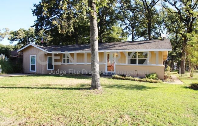 MUST SEE 3/2 Within Walking Distance to Cedar Creek Lake For Rent!