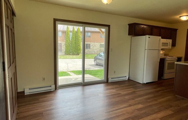 Mansfield Ct 740-746