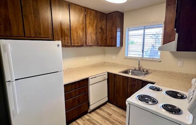 1 bed, 1 bath, 700 sqft, $1,540, Unit 80