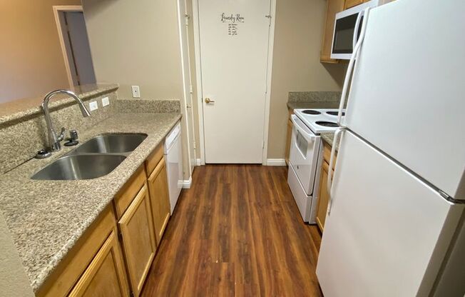 2 beds, 2 baths, 1,024 sqft, $1,395, Unit 1726