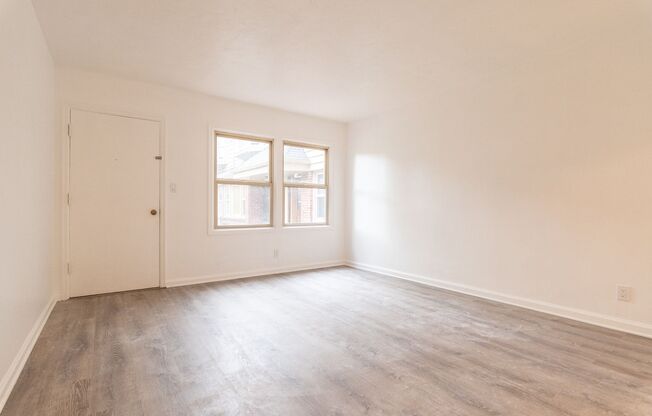 2 beds, 1 bath, 750 sqft, $1,595, Unit 13