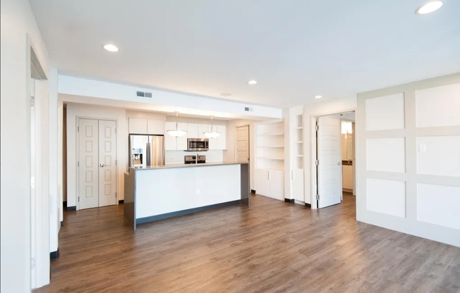 2 beds, 2 baths, 910 sqft, $4,350, Unit Unit 309