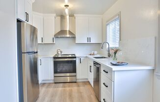 Maude Ave 7 LLC