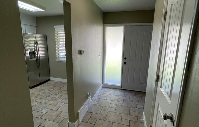 Beautiful 2 bed in Clearfield!