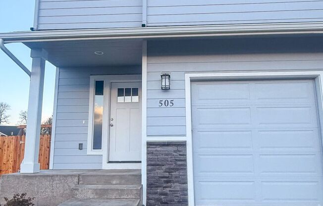 505 507 NW HILLCREST DR