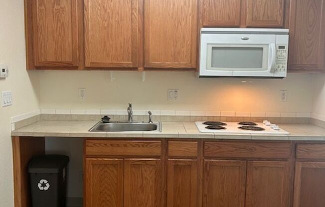 1 bed, 1 bath, $1,995