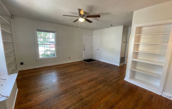 3 beds, 1 bath, $2,800