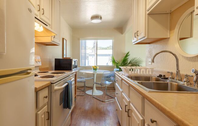 200 Lakeview Ave