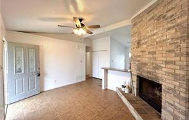 2 Bed / 1 Bath Duplex Unit In Killeen