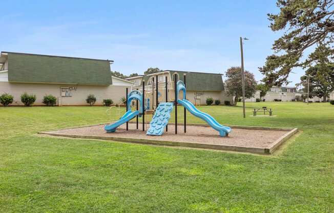 Hunters Pointe Charlotte NC apartments photo of playground