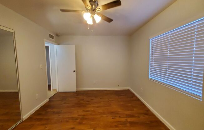 2 beds, 1 bath, $1,550, Unit 05