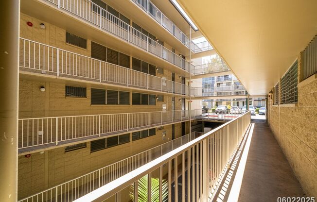 $2,500 /2 Bed /1 Bath / 2 PARKING In beautiful Mililani