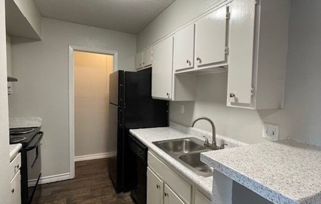 1 bed, 1 bath, 750 sqft, $948, Unit 01-0111