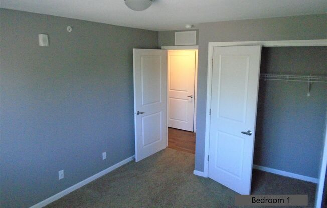 2 beds, 1 bath, 999 sqft, $1,380, Unit 310-304