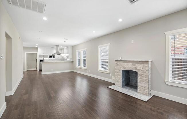 2702 Rosewood St