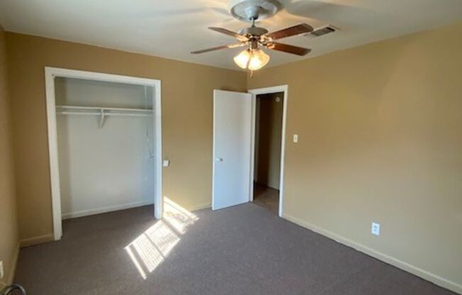 3 beds, 1.5 baths, $850