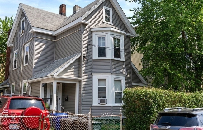 10 12 BOLSTER ST