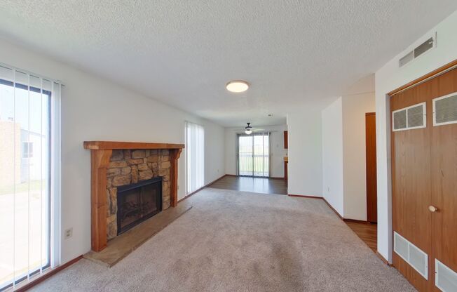 3951 N Garland -- Apt 1