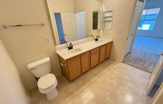 2 beds, 2 baths, $1,325, Unit # 2324