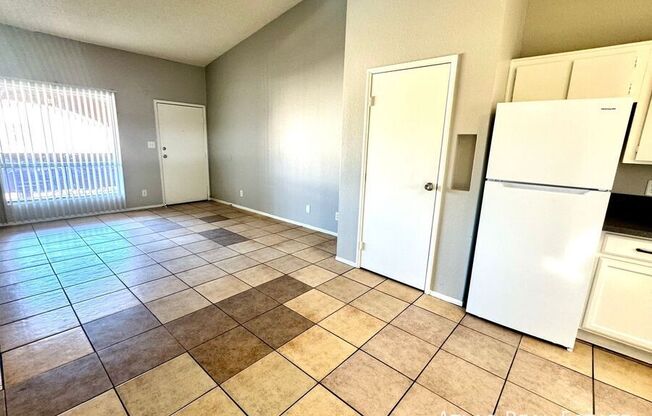 465 W. Ivyglen St