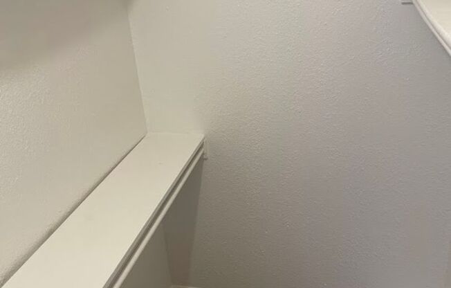 1 bed, 1 bath, 504 sqft, $1,100, Unit 115