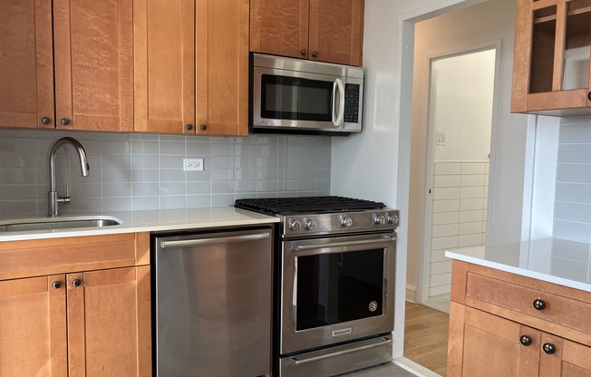 1 bed, 2 baths, $7,500, Unit 07E