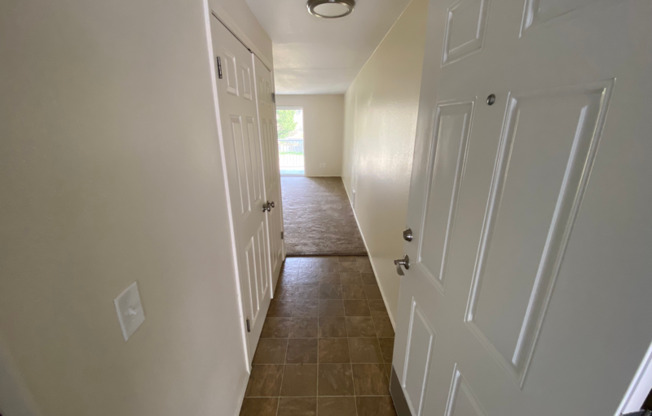 13716 15 AVE NE
