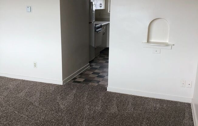 1 bed, 1 bath, 580 sqft, $625, Unit 1300-1311