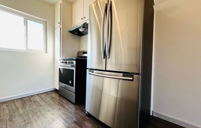 2 beds, 1 bath, $2,495, Unit 5