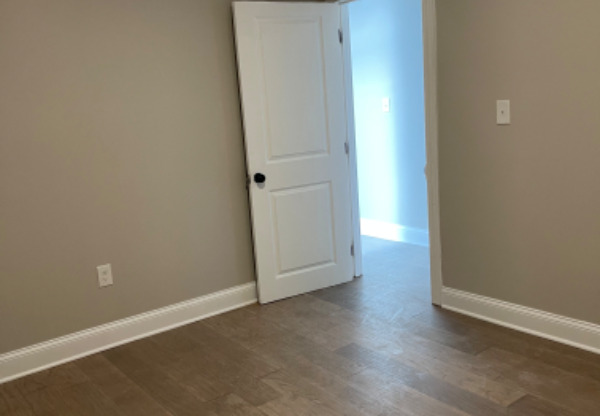 103 N LINWOOD AVE