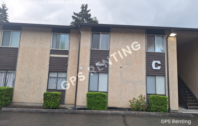 Fully Renovated Ground-Floor Unit – No Steps!