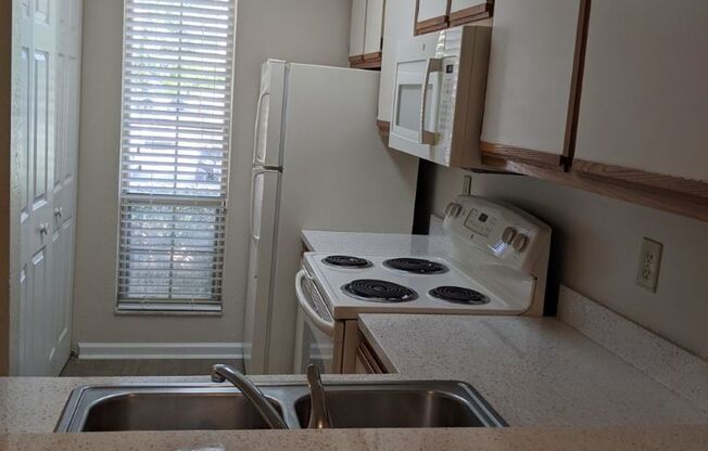 2 beds, 1.5 baths, 1,030 sqft, $1,950, Unit 067
