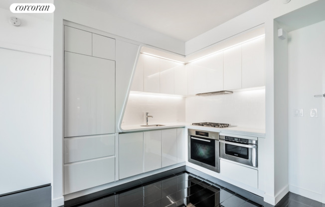 1 bed, 1 bath, 704 sqft, $5,150, Unit 40E