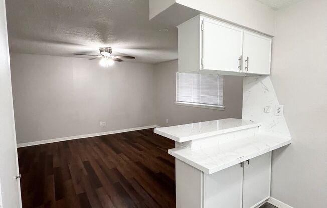 2 beds, 1 bath, $725, Unit KAY0111