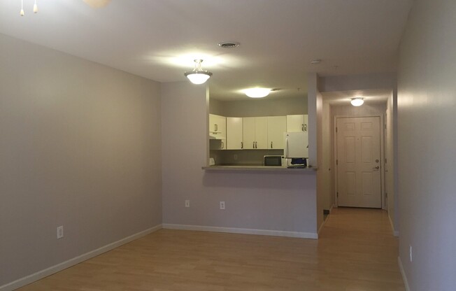 3 beds, 2 baths, 1,200 sqft, $2,673, Unit 209