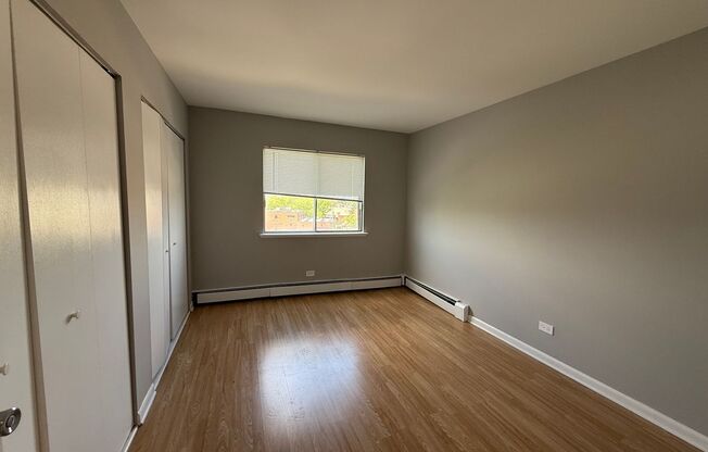 1 Bedroom/1 Bath Unit Close to Transportation!