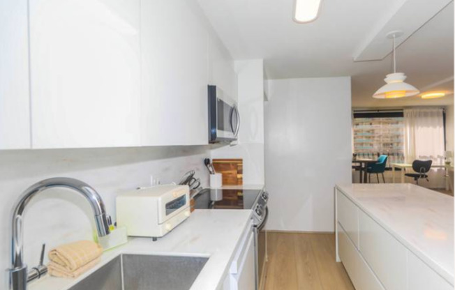 1 bed, 1 bath, $3,000, Unit # 1213