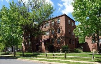 2 beds, 1 bath, $1,500, Unit 4000-202