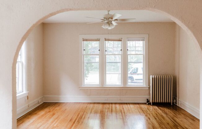 4312 Linden Hills