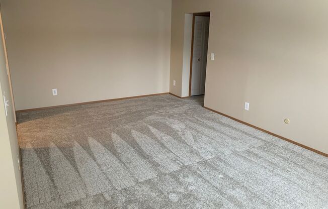 1 bed, 1 bath, $1,050, Unit IVA32