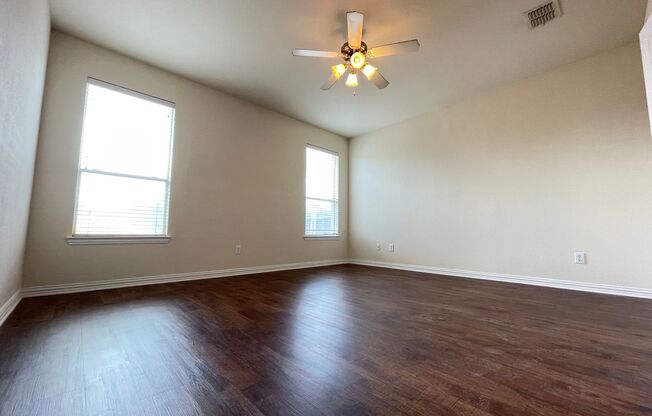 4 beds, 3.5 baths, $2,750