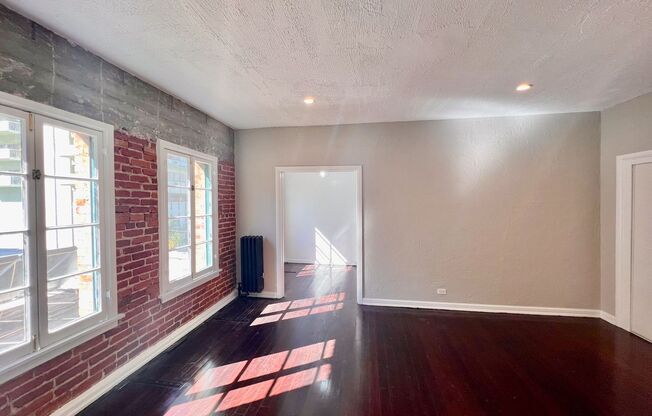 Studio, 1 bath, 500 sqft, $1,749, Unit 410