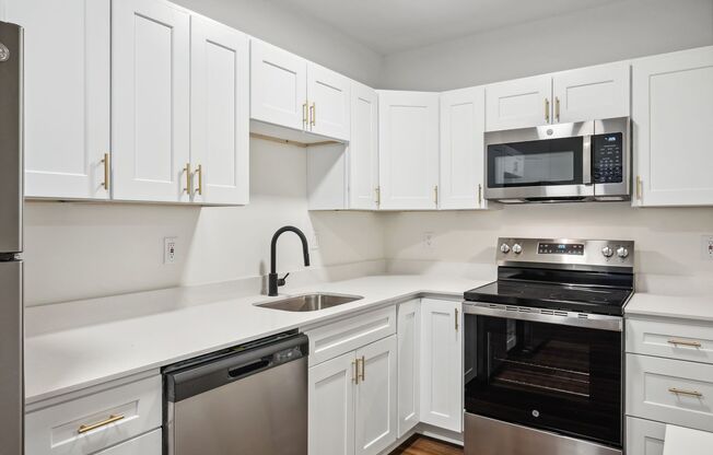 Studio, 1 bath, 425 sqft, $1,750